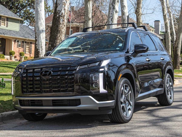 Features in the 2024 Hyundai Palisade include impressive performance capabilities and the most current technology features.
