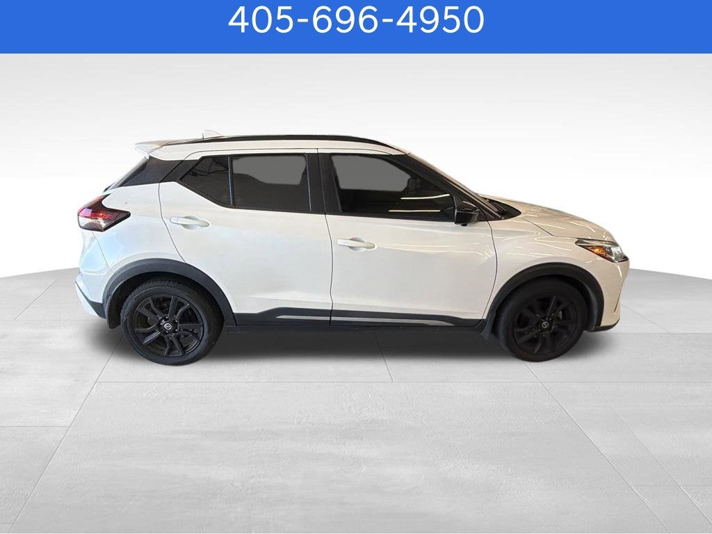 2021 Nissan Kicks SR