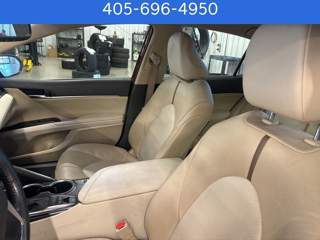 2020 Toyota Camry Hybrid XLE