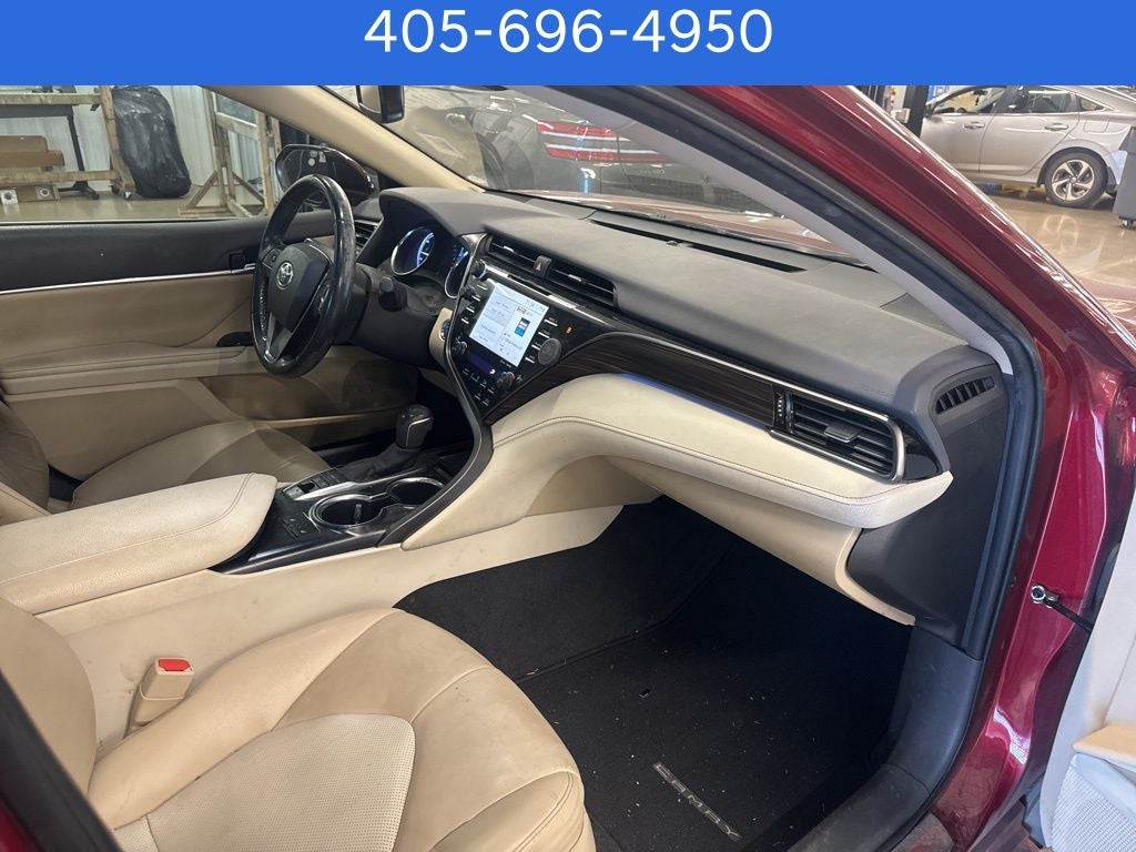 2020 Toyota Camry Hybrid XLE