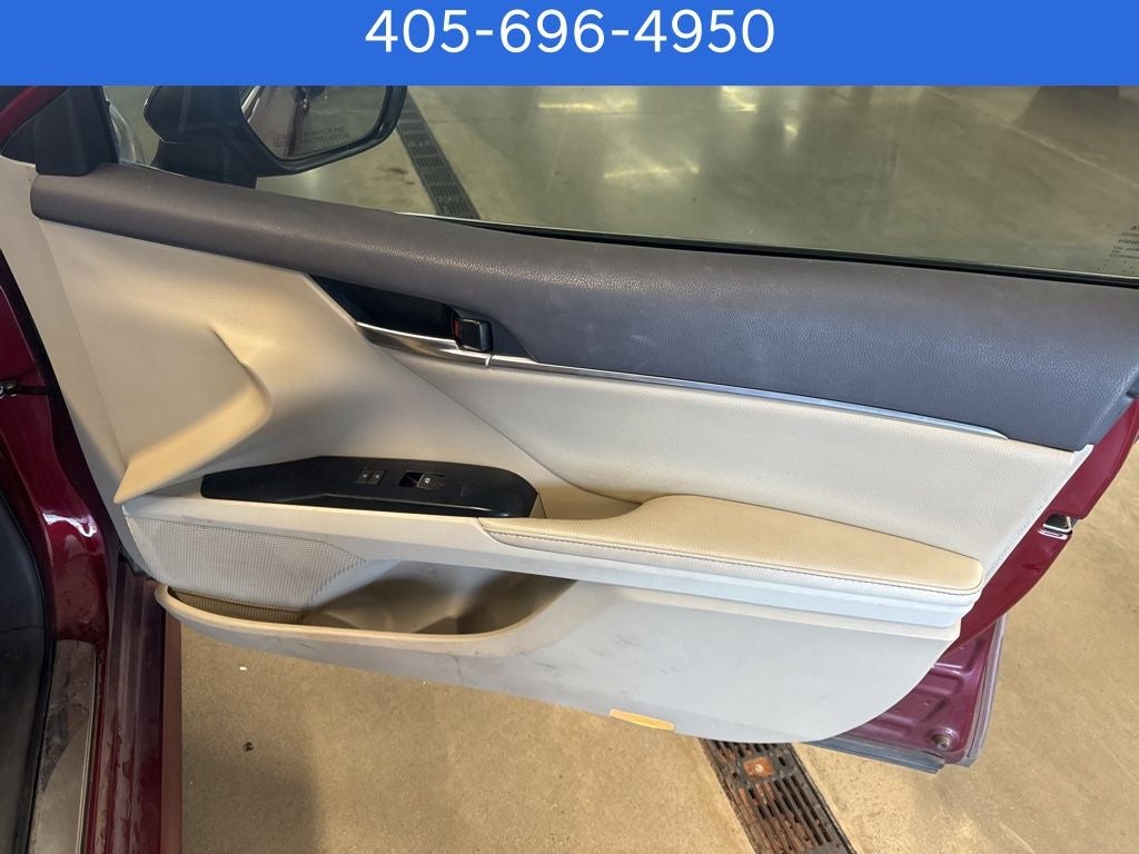 2020 Toyota Camry Hybrid XLE