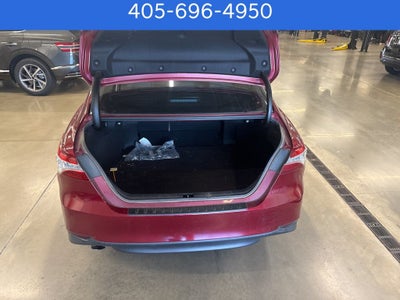 2020 Toyota Camry Hybrid XLE