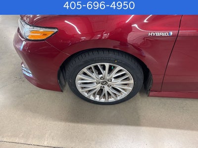 2020 Toyota Camry Hybrid XLE