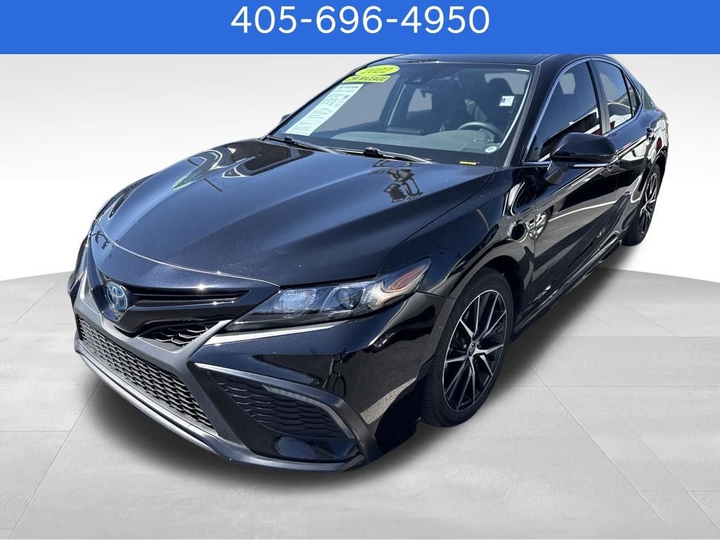 2022 Toyota Camry Hybrid SE