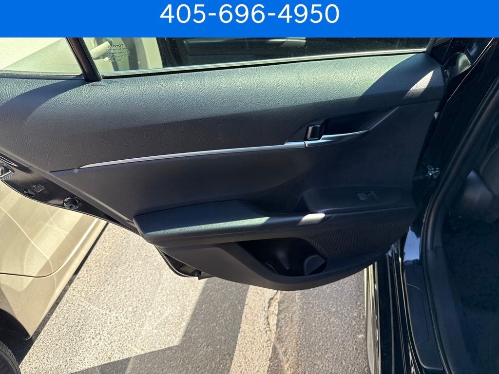 2022 Toyota Camry Hybrid SE