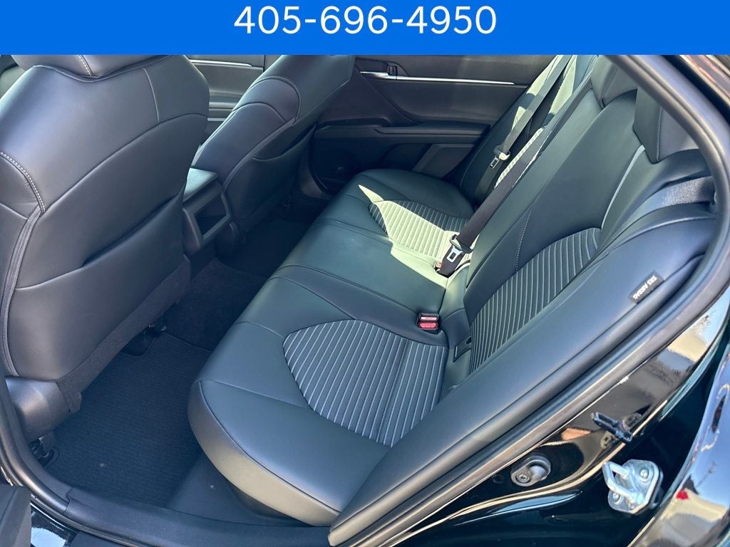 2022 Toyota Camry Hybrid SE