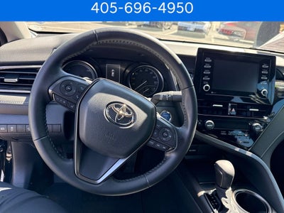 2022 Toyota Camry Hybrid SE