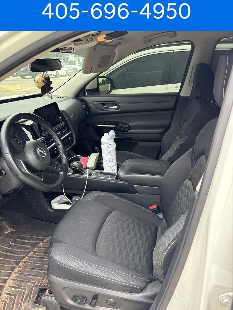 2022 Nissan Pathfinder SV