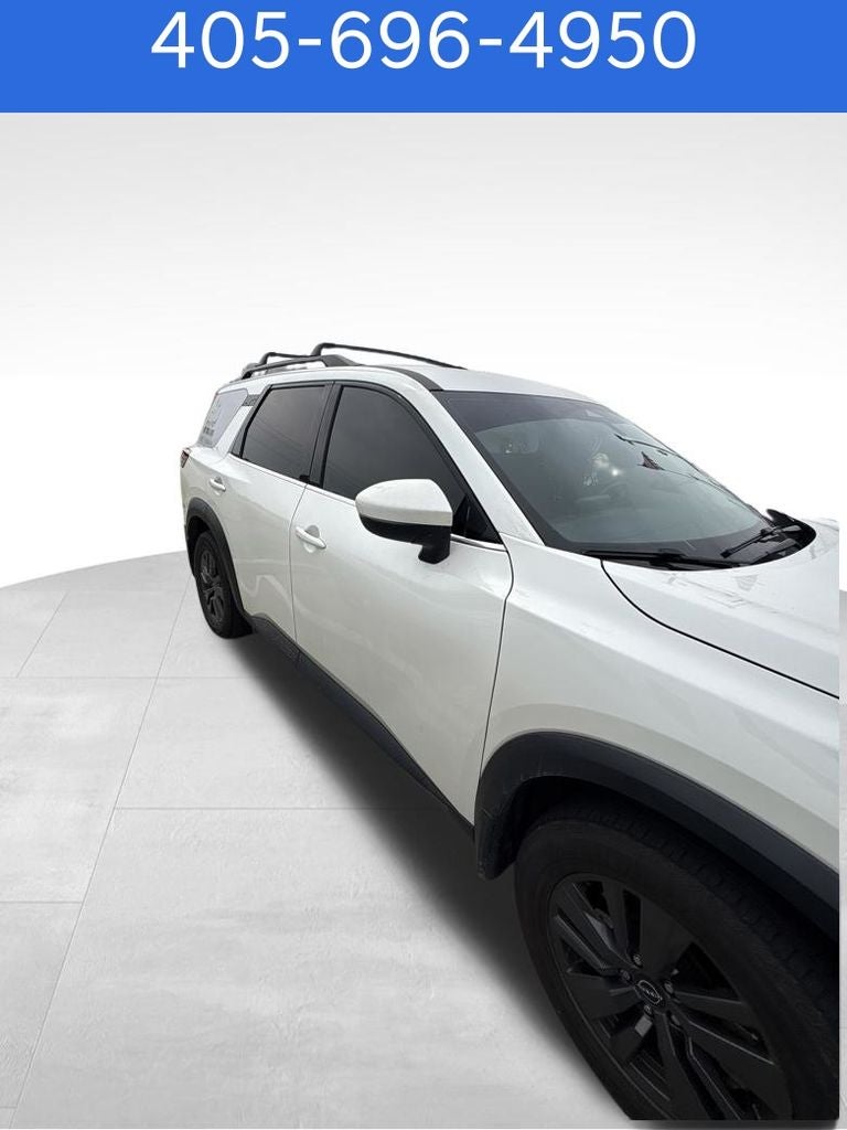 2022 Nissan Pathfinder SV
