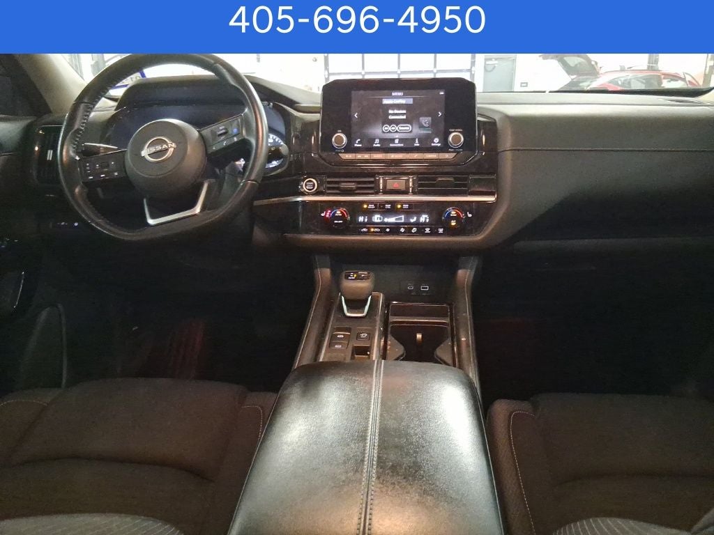 2022 Nissan Pathfinder SV