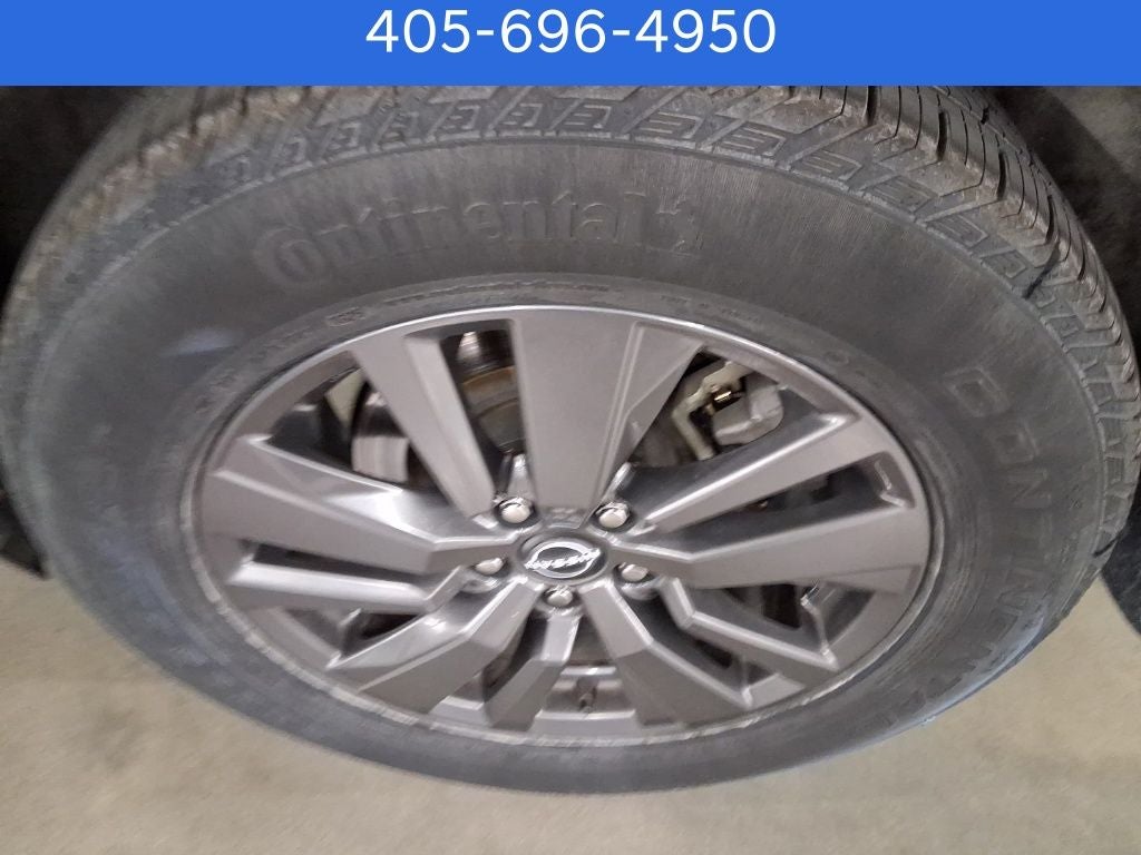 2022 Nissan Pathfinder SV