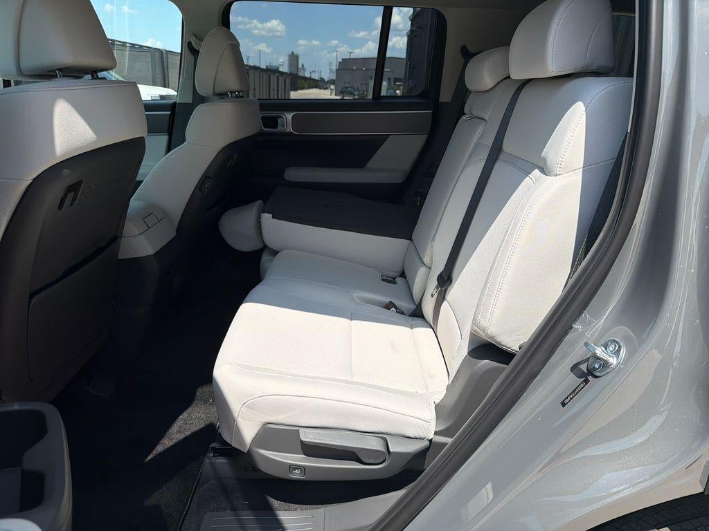 2027 Hyundai SANTA FE SE FWD