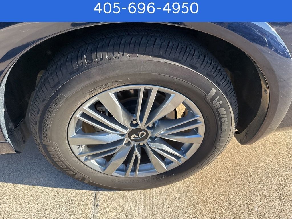 2022 INFINITI QX80 LUXE