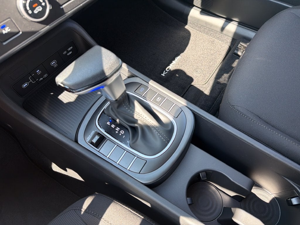 2027 Hyundai KONA SE FWD