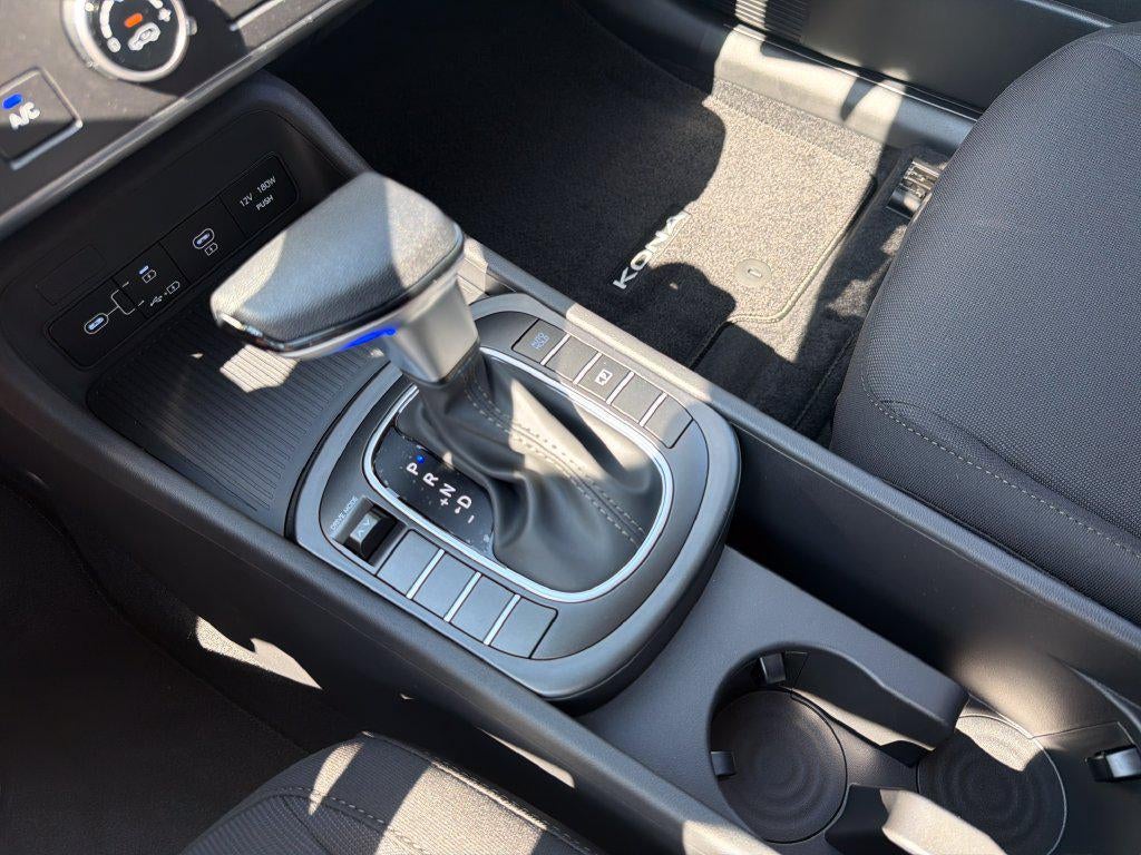 2027 Hyundai KONA SE FWD