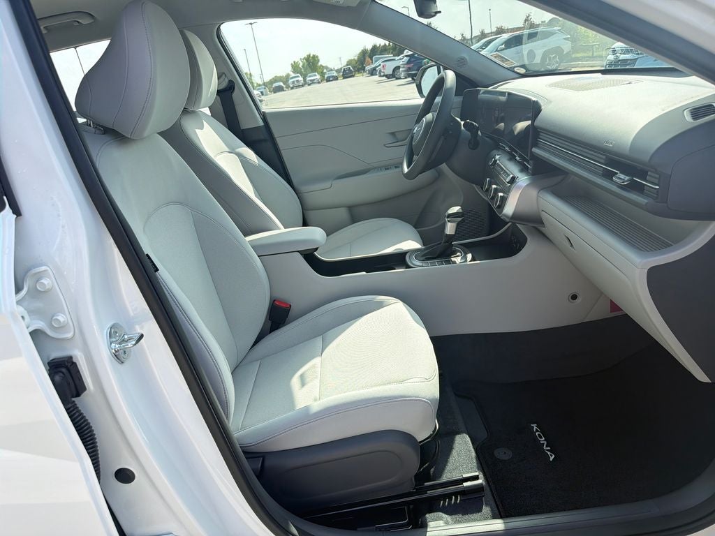 2027 Hyundai KONA SE FWD