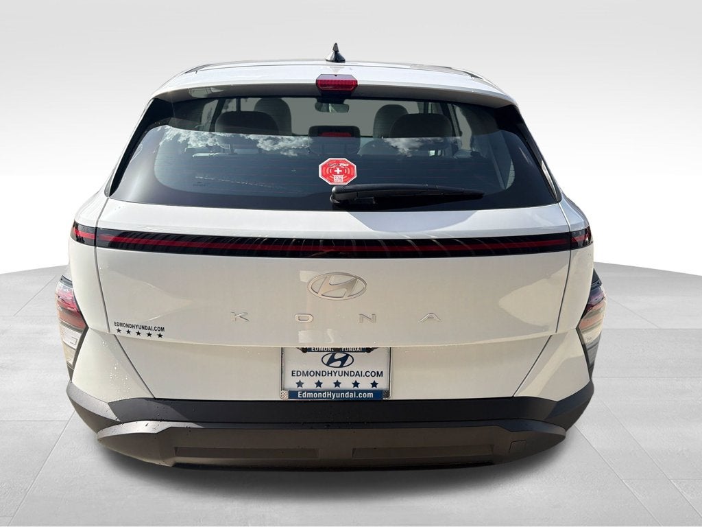 2027 Hyundai KONA SE FWD