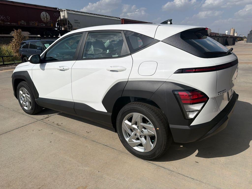 2027 Hyundai KONA SE FWD
