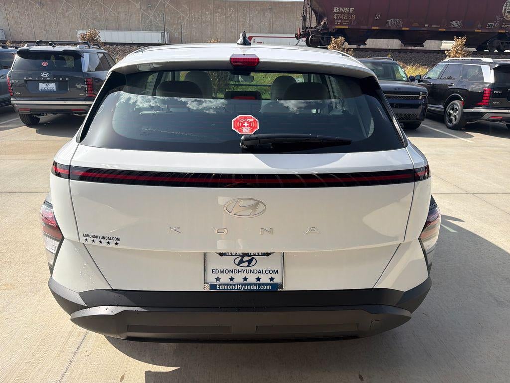 2027 Hyundai KONA SE FWD