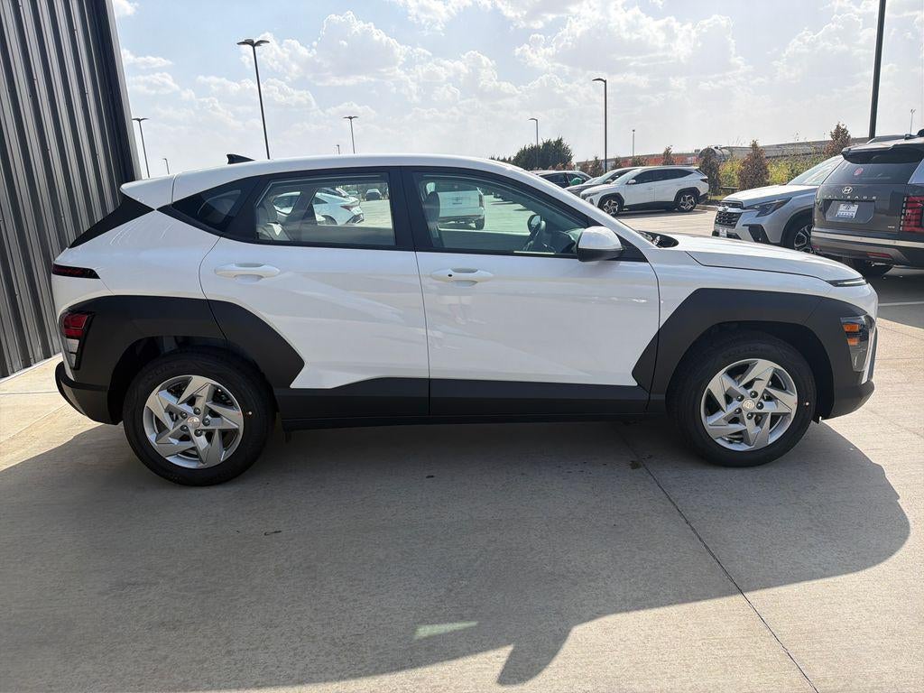 2027 Hyundai KONA SE FWD