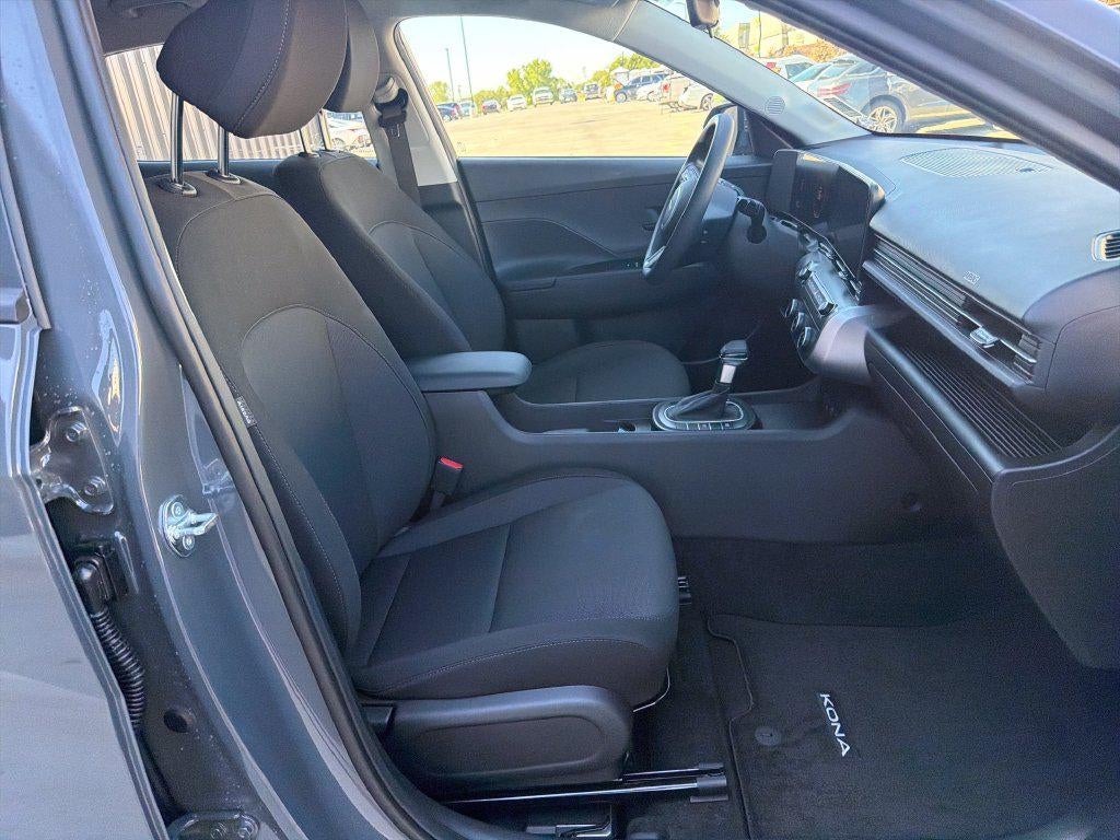 2027 Hyundai KONA SE FWD