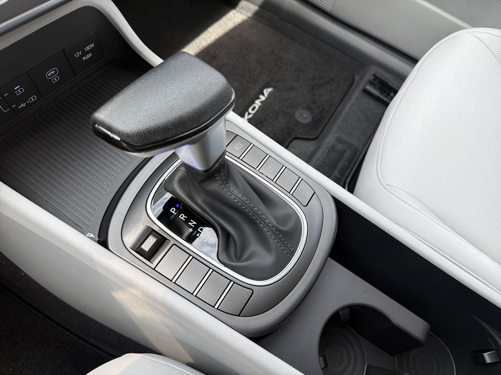 2026 Hyundai KONA SE FWD