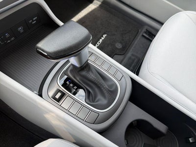 2026 Hyundai KONA SE FWD