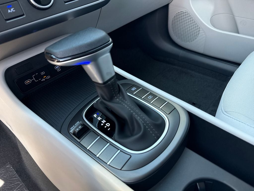 2026 Hyundai KONA SE FWD