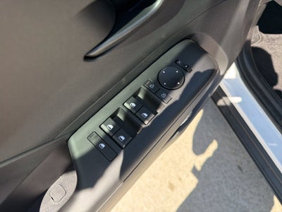 2027 Hyundai KONA SE FWD