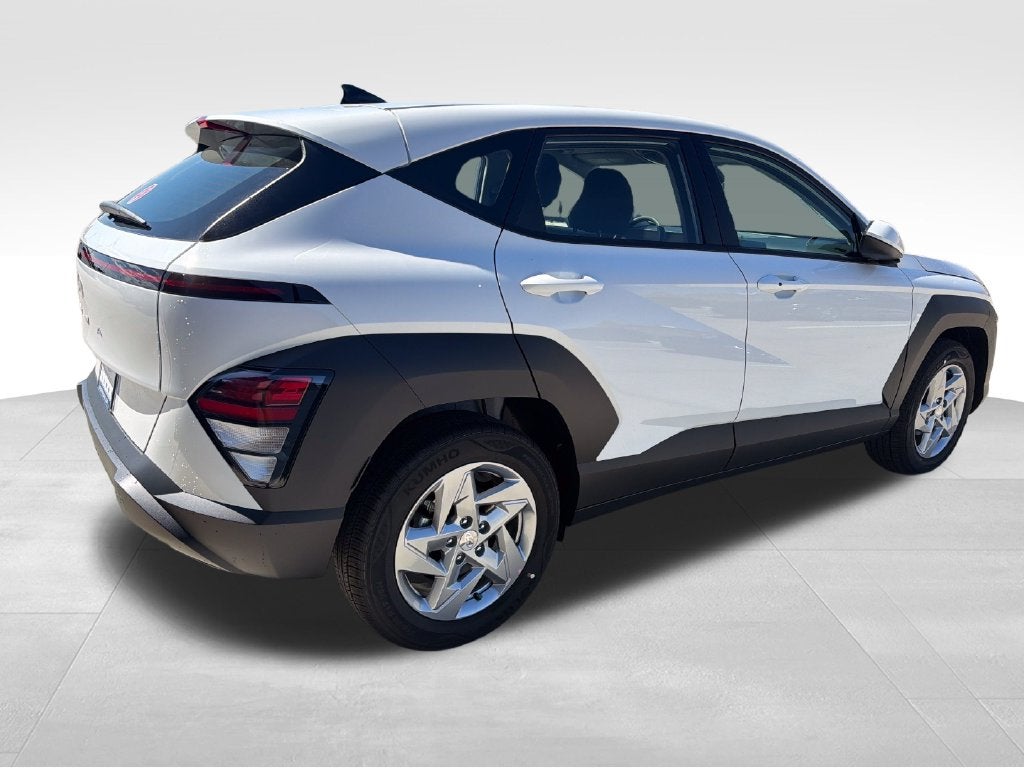 2027 Hyundai KONA SE FWD