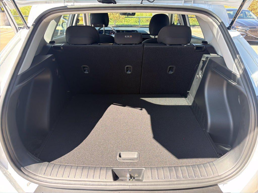 2027 Hyundai KONA SE FWD
