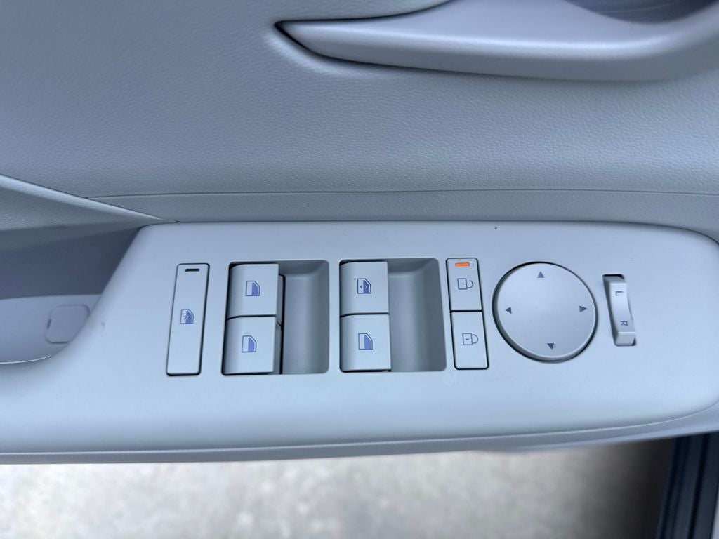 2026 Hyundai KONA SE FWD