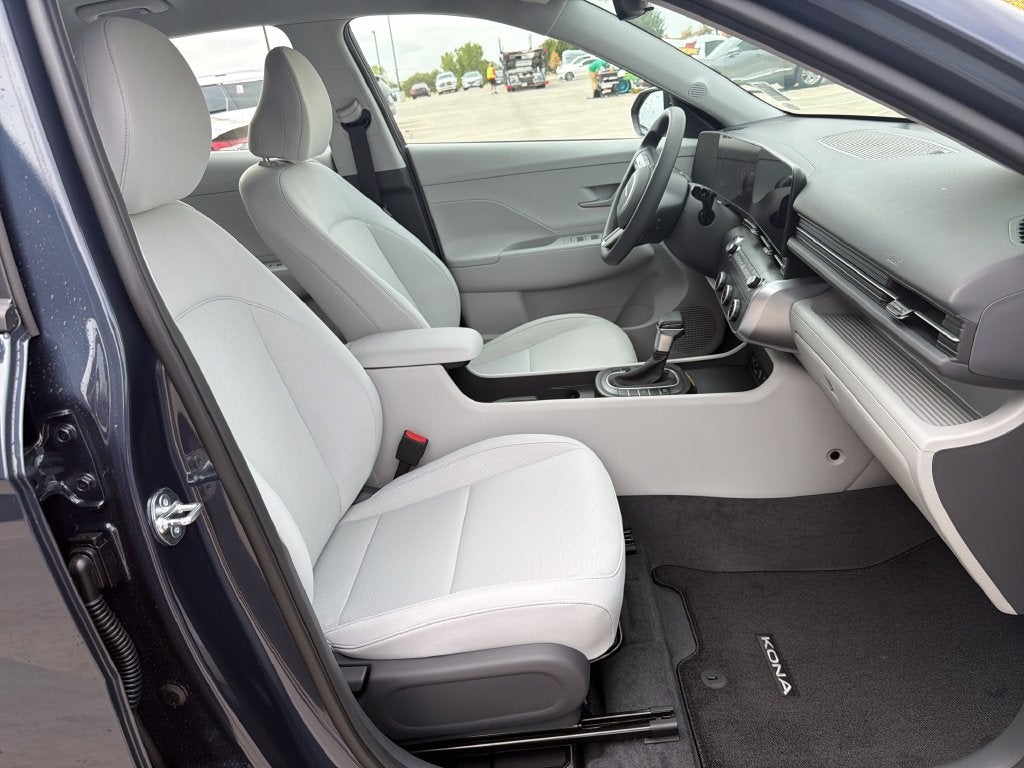 2027 Hyundai KONA SE FWD
