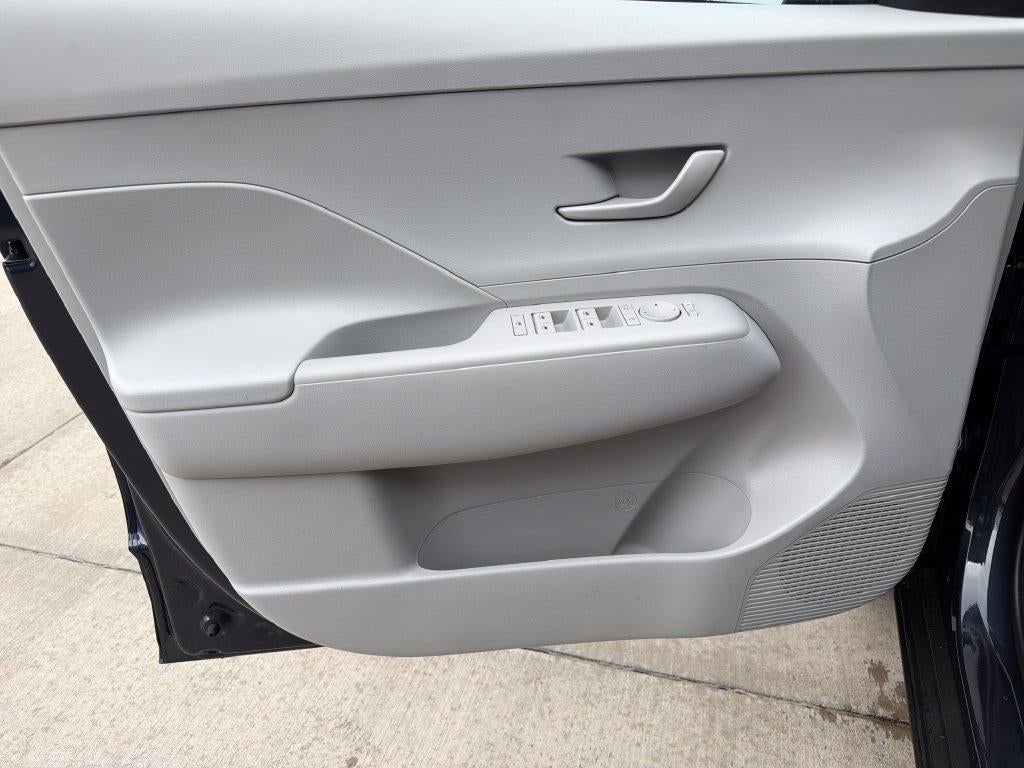 2027 Hyundai KONA SE FWD