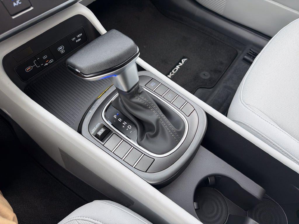 2027 Hyundai KONA SE FWD