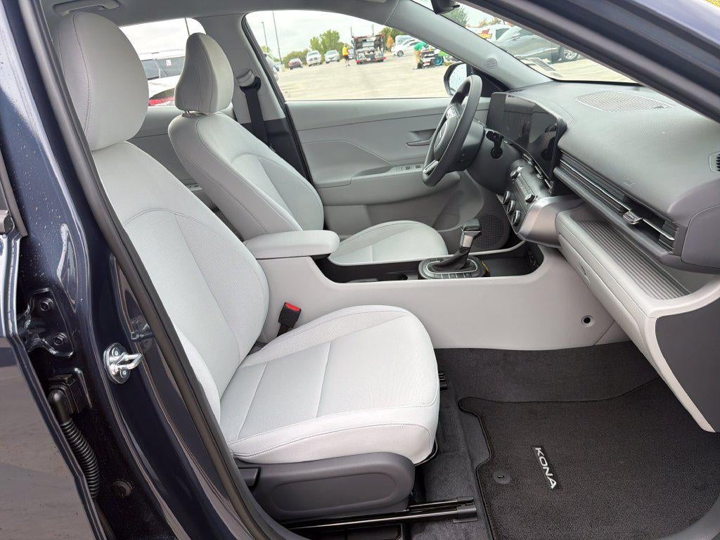 2027 Hyundai KONA SE FWD