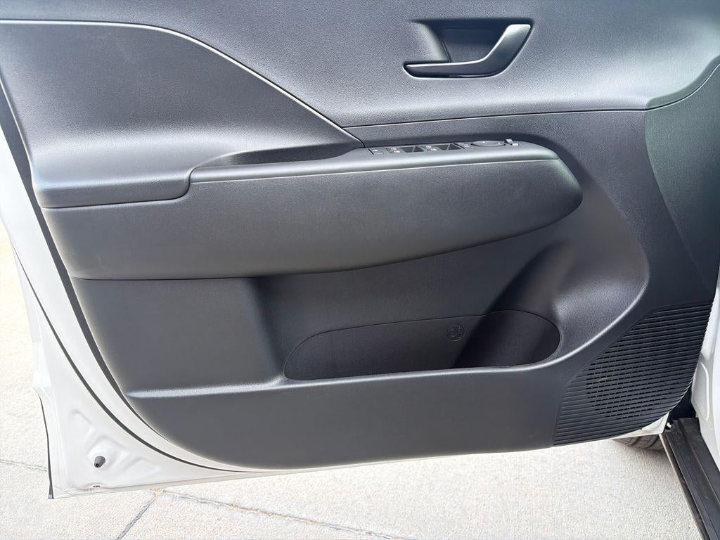 2026 Hyundai KONA SE FWD