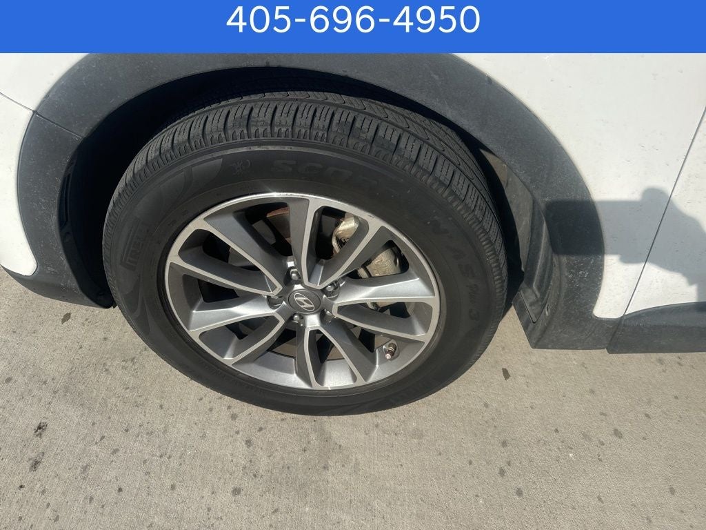 2017 Hyundai SANTA FE SE