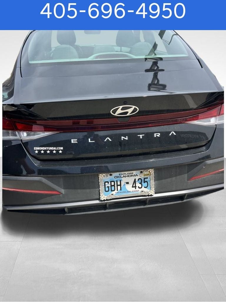 2024 Hyundai ELANTRA SE