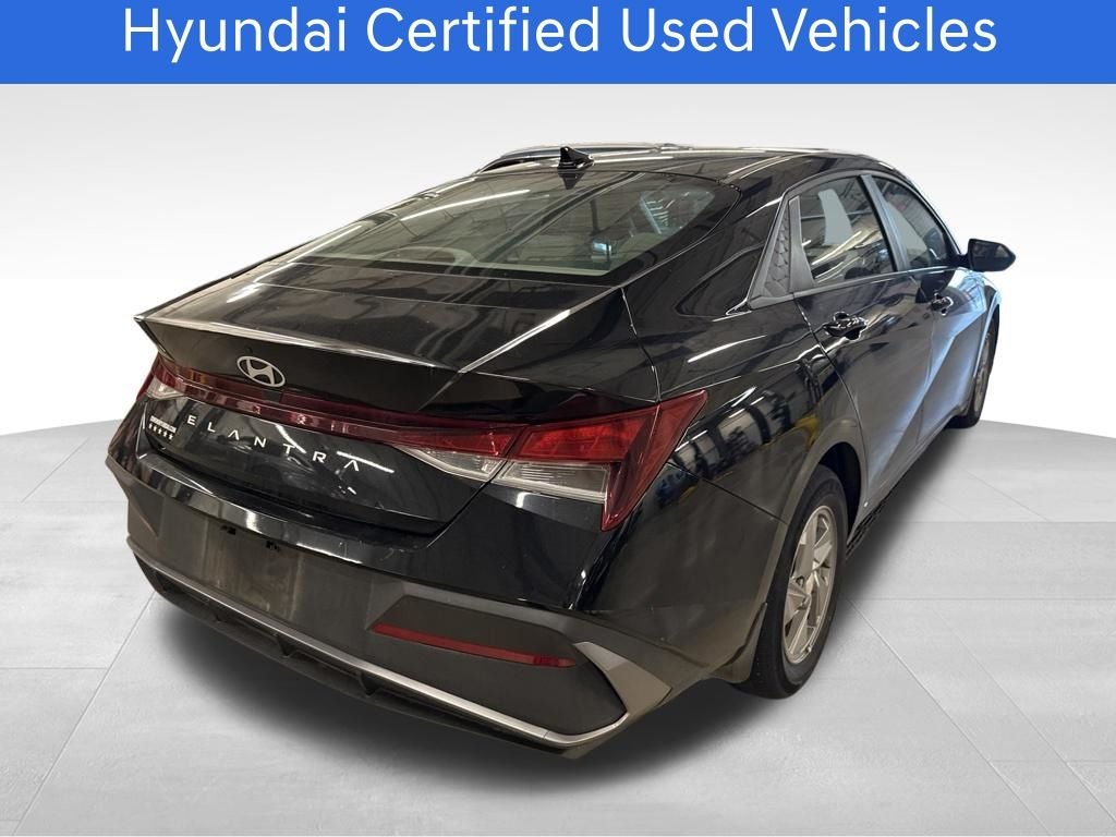 2024 Hyundai ELANTRA SE