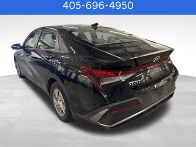 2024 Hyundai ELANTRA SE