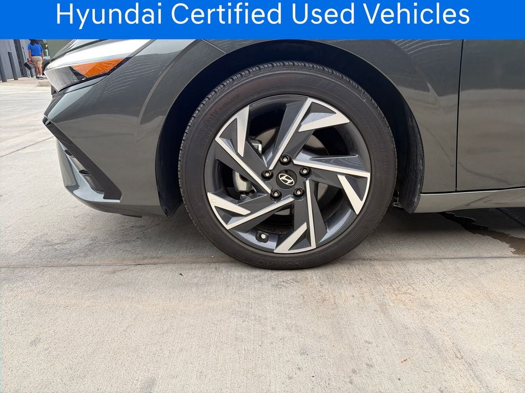 2025 Hyundai ELANTRA Limited CERTIFIED