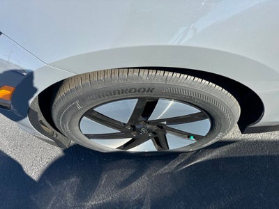 2025 Hyundai IONIQ 6 SE