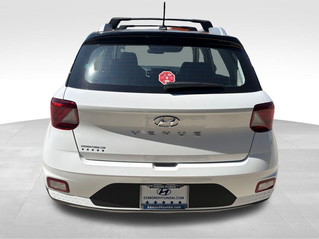 2026 Hyundai VENUE SEL W/Two-Tone Roof