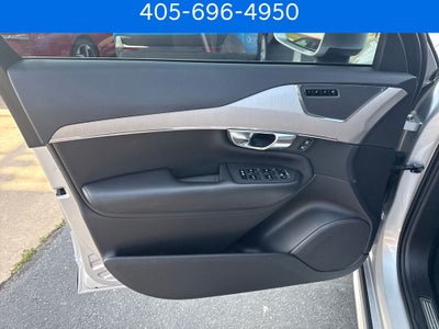2022 Volvo XC90 T5 Momentum