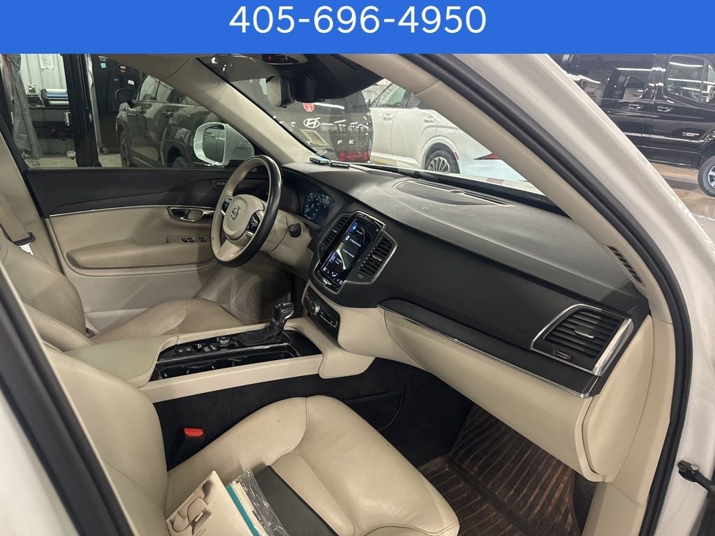 2020 Volvo XC90 T5 Momentum